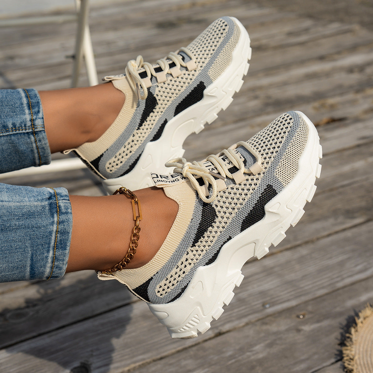 Nova Flex Flyknit Sneakers